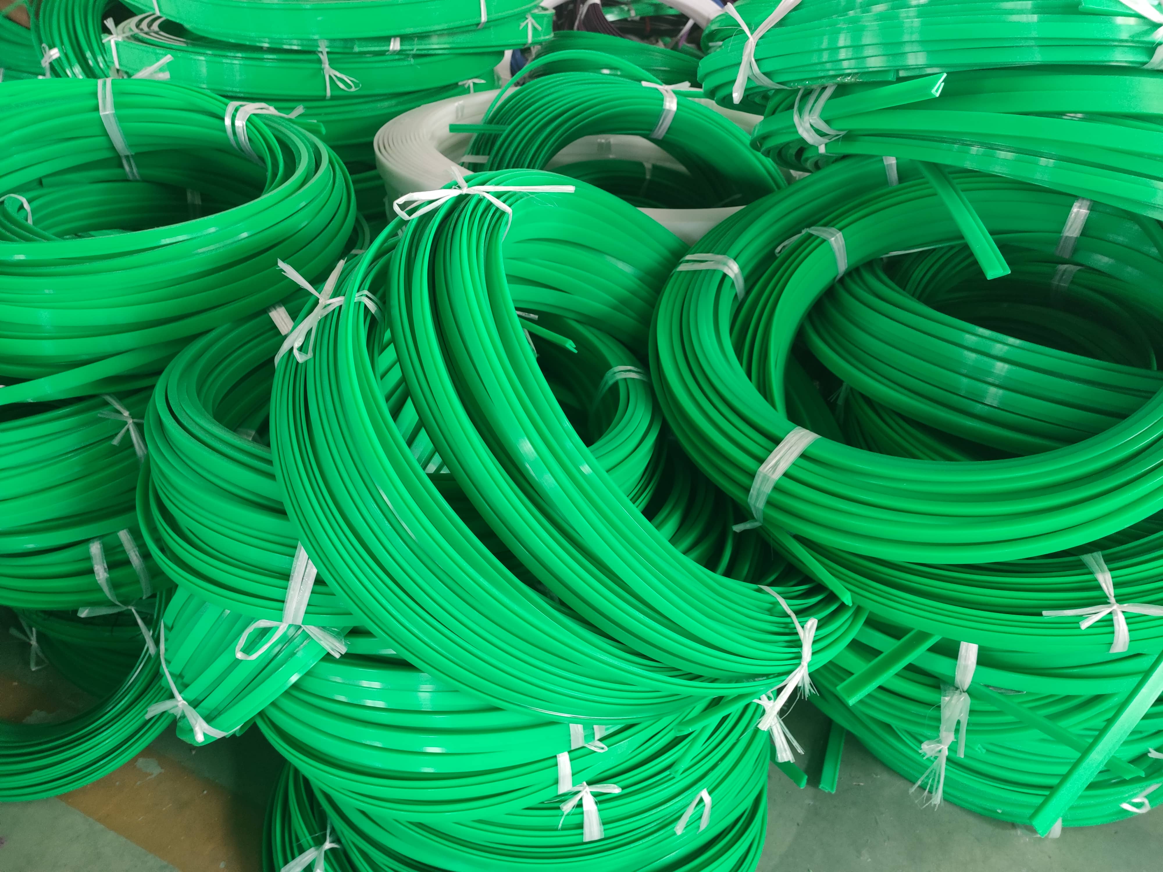 1-220G311455N07.jpg